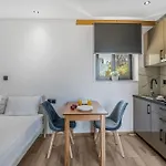 Apartament Groundfloor 1 *